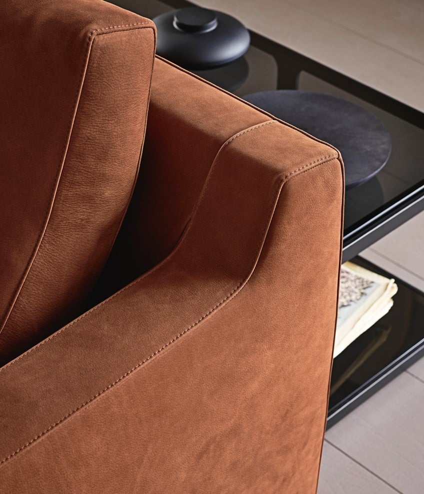 Bellport sofa with low armrest, removable cover in Nabuk leather 09 rust.