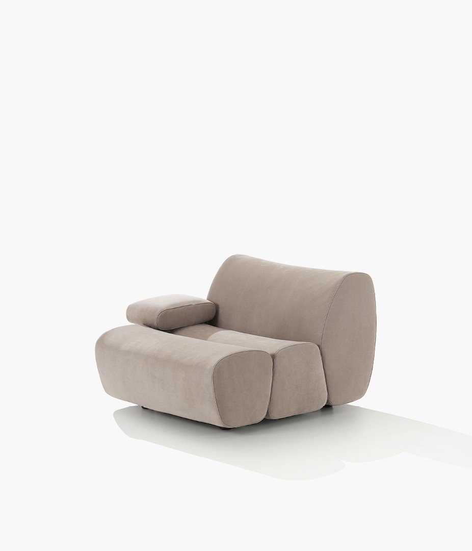 Ernest armchairs with removable cover in leather Nabuk 06 mastice.
