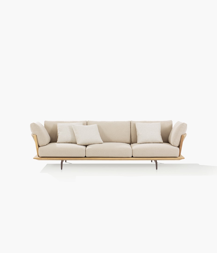 Lagoon sofa linear composition with base in solid teak and backrest in twisted rope naturale, feet in embossed painted oxid. Removable cover in fabric Nashi 05 corda, cushions in fabric Mojave 01 corda.