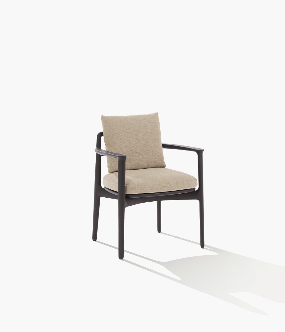 Magnolia chair with solid black-dyed iroko frame, removable cover in Karif 03 sabbia fabric.