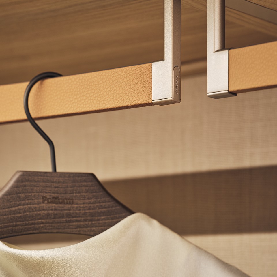 Senzafine Walk-In Closet