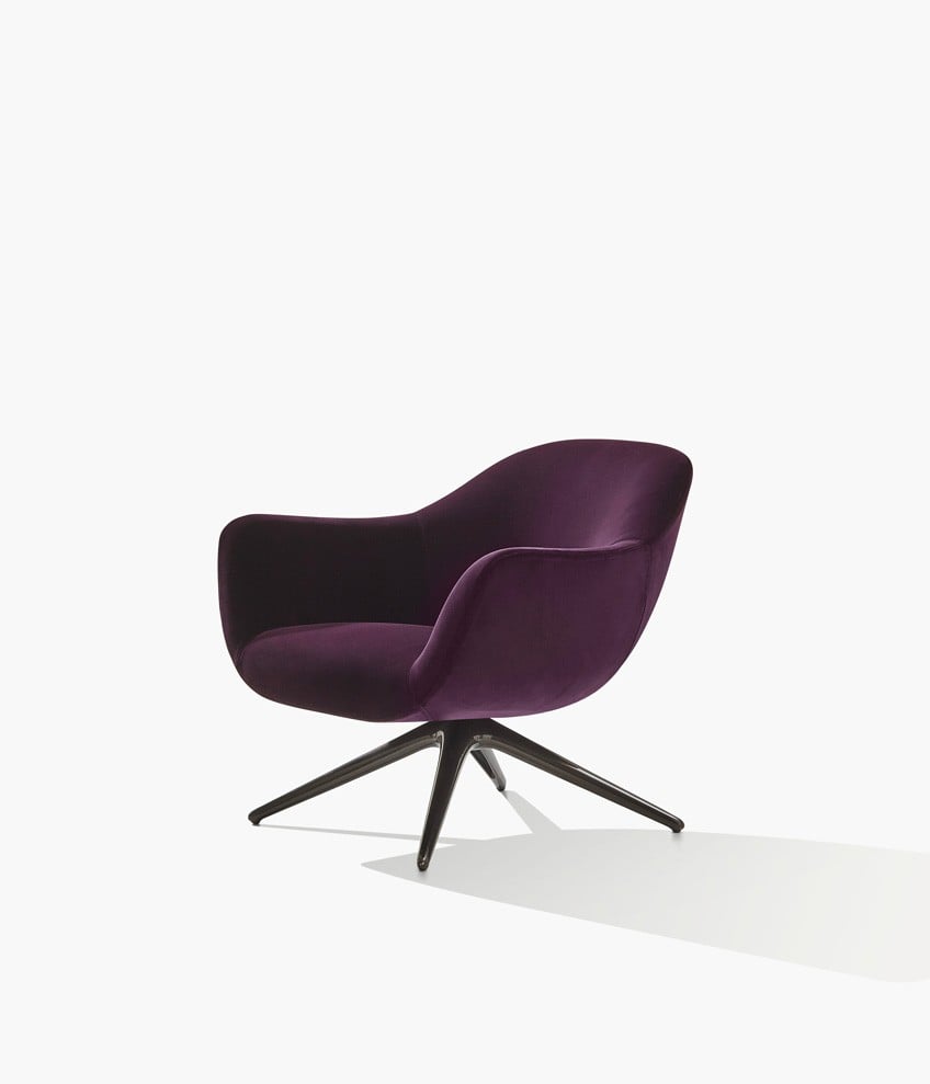 Кресло Mad Chair со съемным чехлом из бархата Persia 2006 prugna, поворотное основание из глянцевого коричневого никеля.