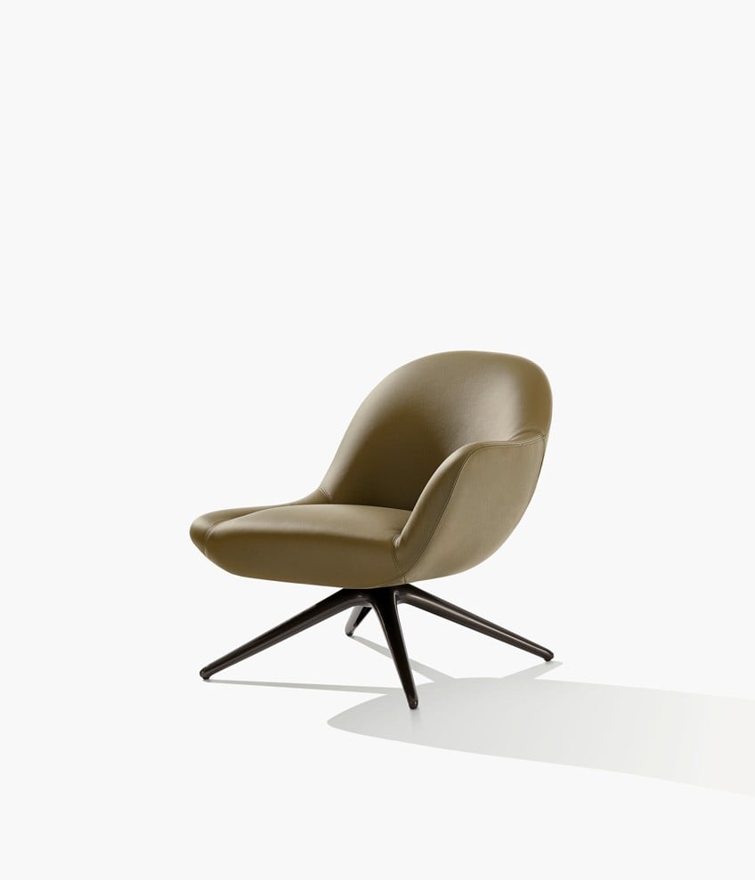 Кресло Mad Chair со съемным чехлом из кожи Soft 14 oliva, поворотное основание из глянцевого коричневого никеля.